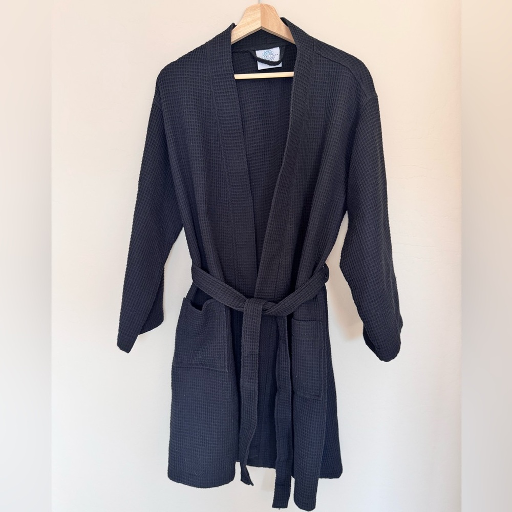 Chakra Linen Women's Black Waffle Knit Robe Size Medium